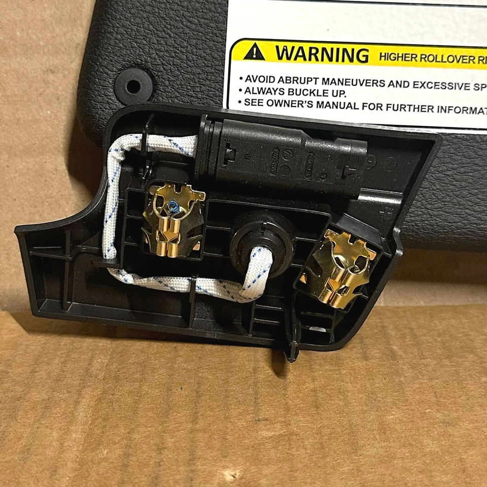 NUEVO OEM 2024-2025 Jeep Wrangler/Gladiator Parasol Lado del Conductor - 7SY00TX7AA Foto 2 de 4