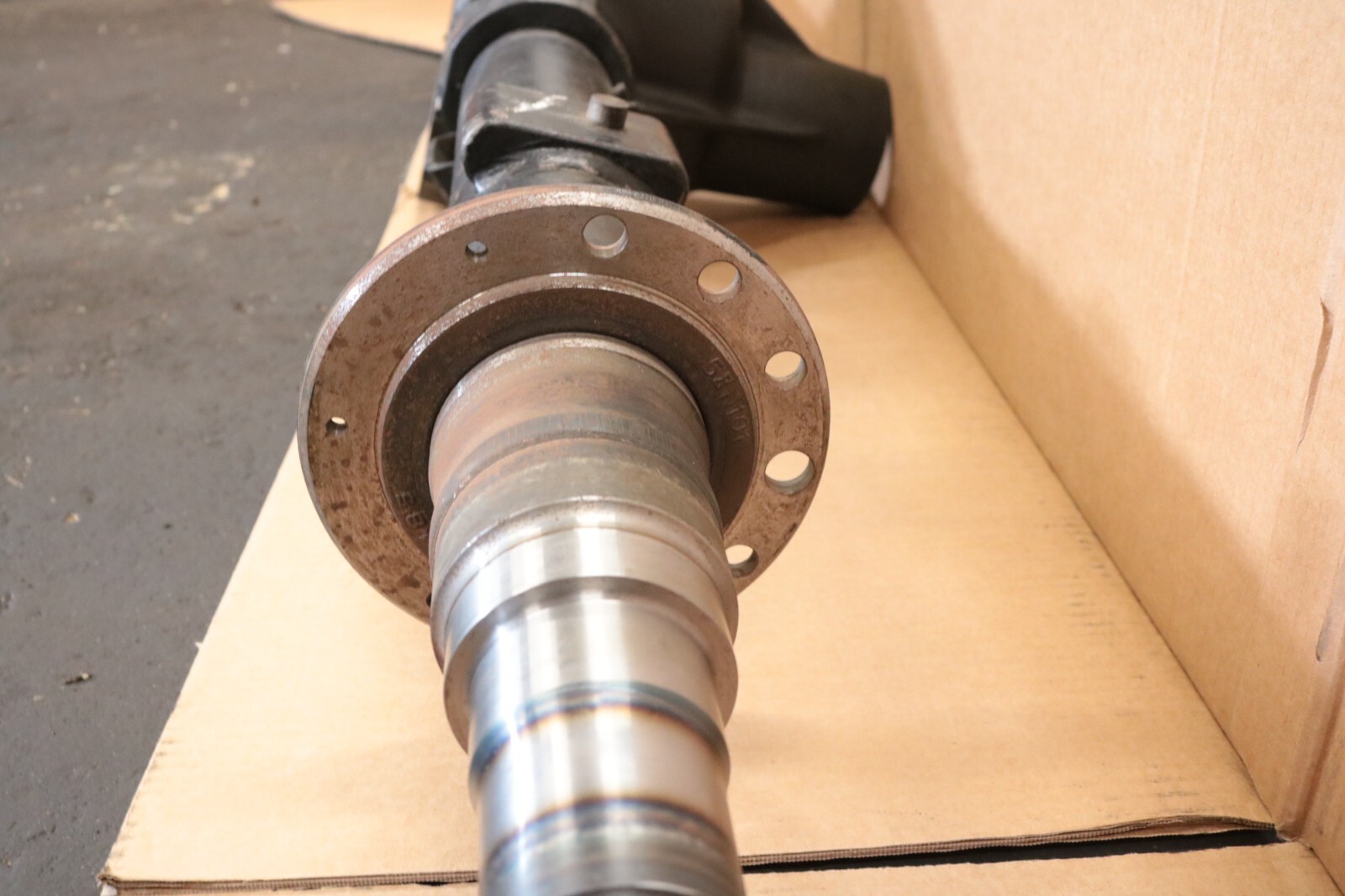 20002007 Chevy C4500 C5500 GMT 560 P Truck Dana 80 Rear Axle Housing