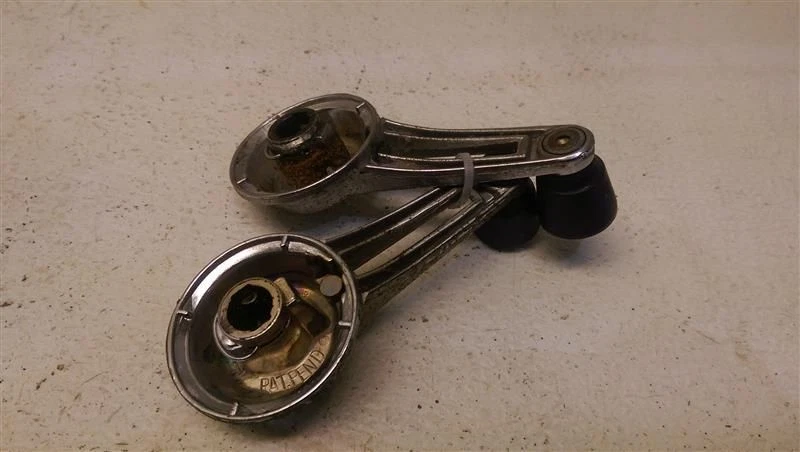 Par de bielas de cuarto de ventana para Chevrolet Corvair 1963 Foto 2 de 3