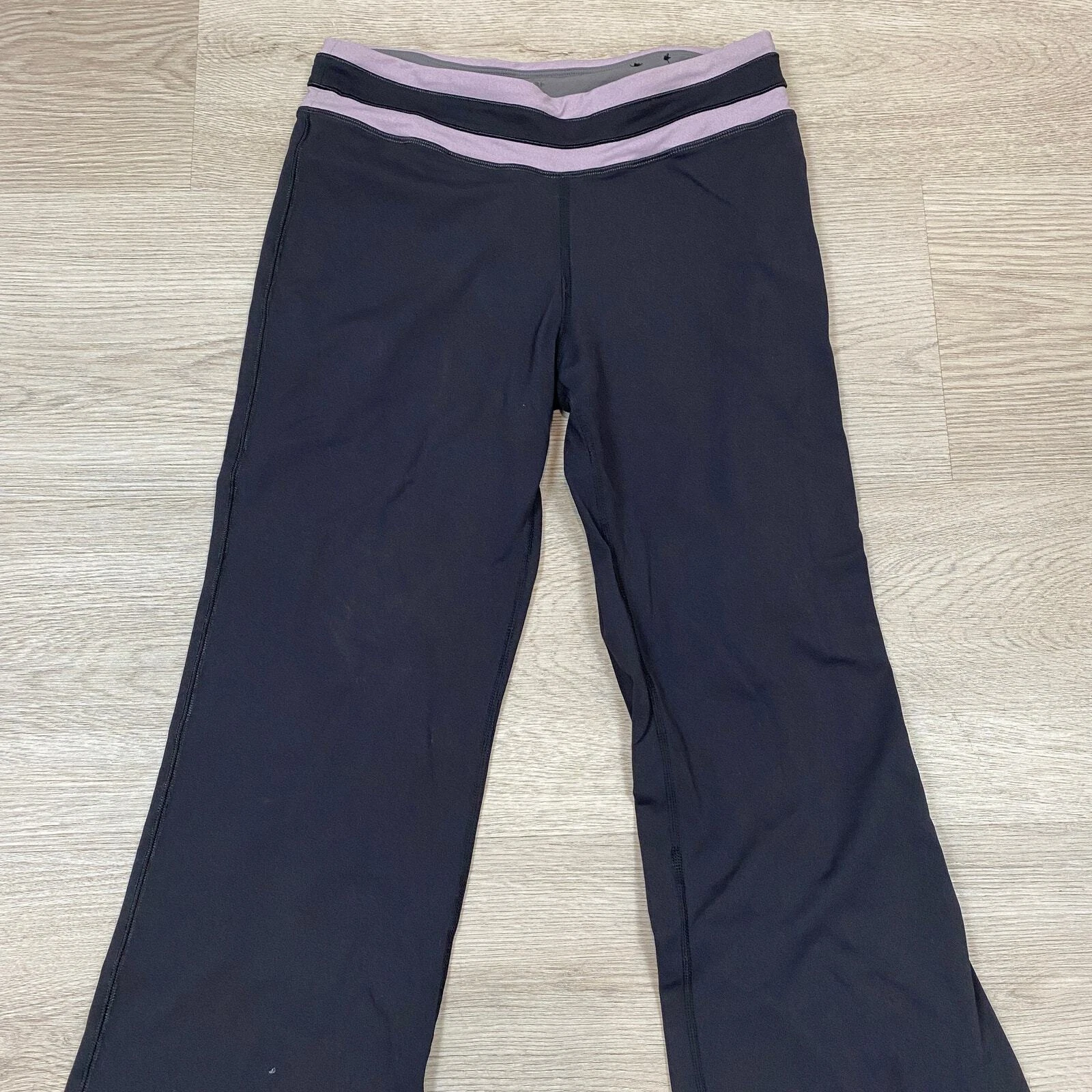alo-yoga flare yoga pants loungewear leggings