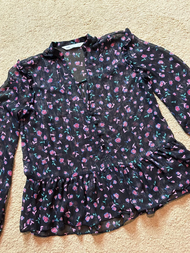 Blusa Zara Estampado Floral Peplum Campesina Relajada Chifón Transparente Negra Dorada Rosa XS Foto 3 de 4