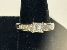BEAUTIFUL 14K WHITE GOLD PRINCESS CUT DIAMOND ENGAGEMENT RING 1CTW Size 5, 4gr