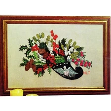 Vintage Crewel Embroidery Kit Erica Wilson Winter Cornucopia Holly Berries 