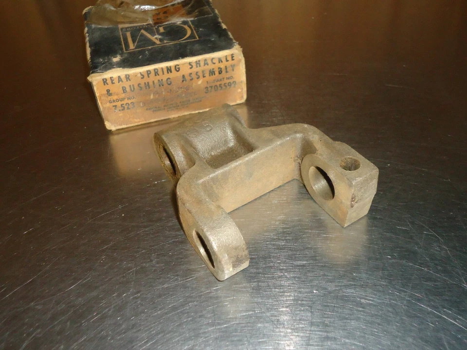 New NOS GM Rear Spring Shackle 3705599 1933-1954 Chevrolet Chevy GMC Truck - Image 2 of 3