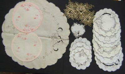 Napperon victorien en coton au crochet : bords en dentelle française, 33 cm de diamètre - France