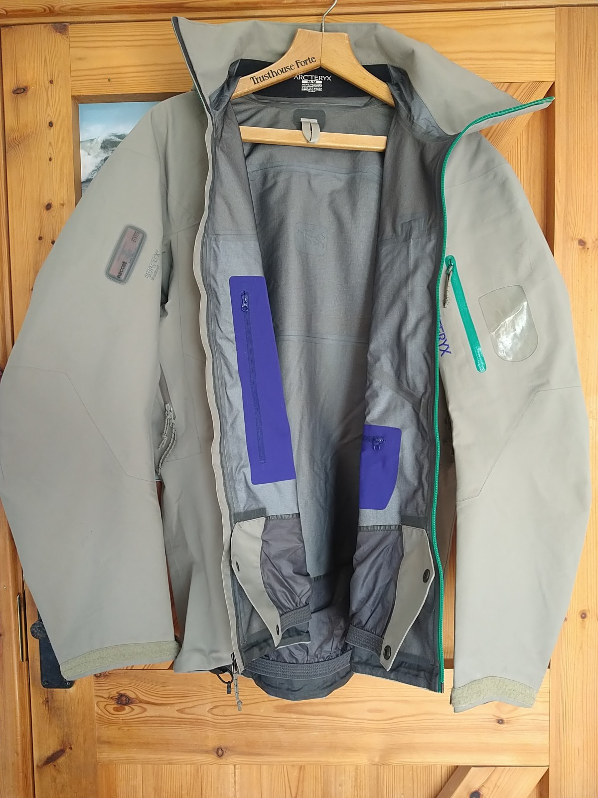 Arc'teryx Men's Sidewinder Jacket. Gore-Tex Pro Shell. Size M. Quail Grey. Used. image 3