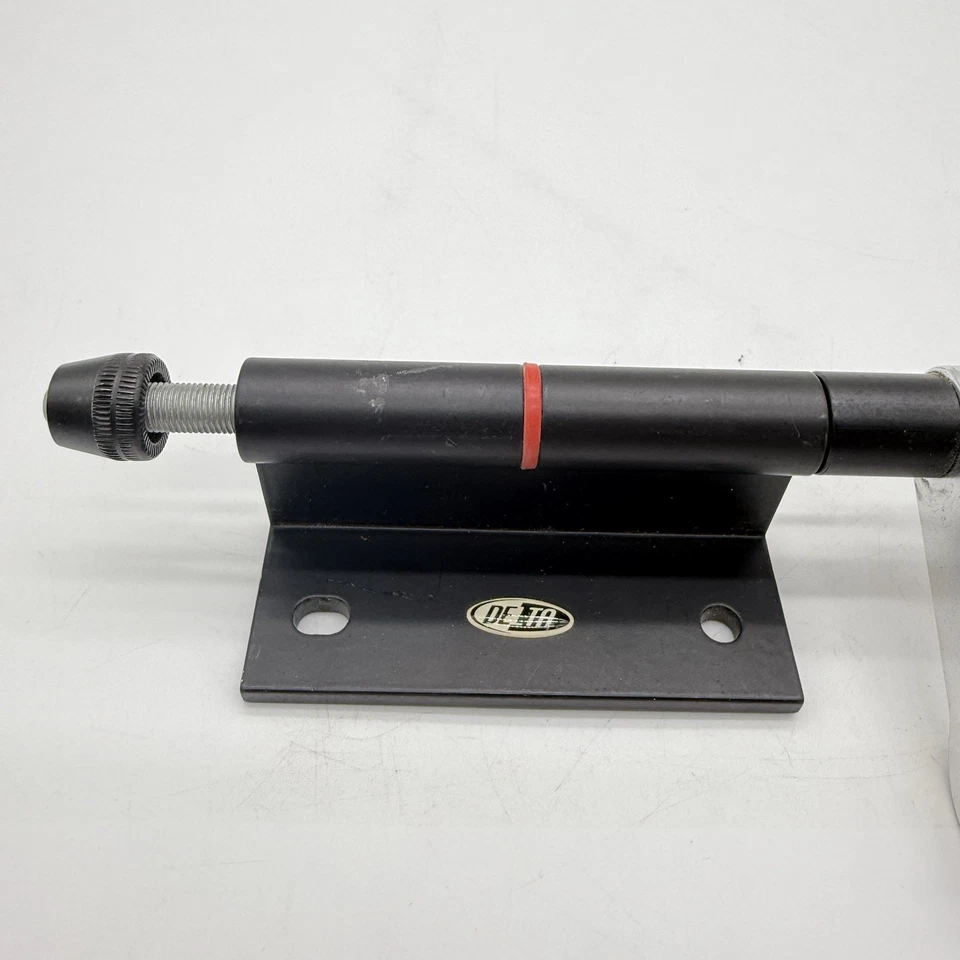 Enganches de bicicleta originales de Delta Cycle - Sostiene bicicletas de forma segura en auto/camión usados Foto 2 de 4