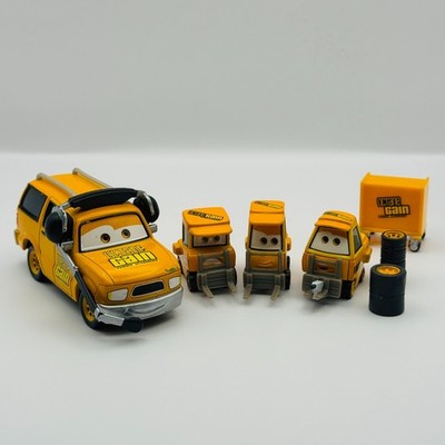 Disney Pixar Cars - TEAM OCTANE GAIN CREW CHIEF & 3 PITTYS 2010