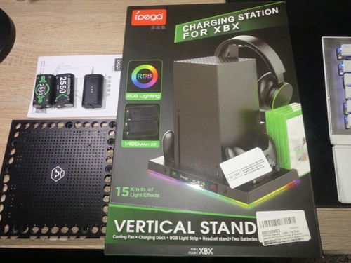 Upgrade-Lüfter-Typ Dual Ladeständer für Xbox Series X Konsole mit 3x Akkus.