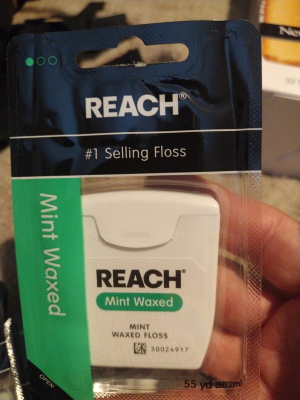 Johnson & Johnson Reach Waxed Dental Floss Cleans Teeth 55 Yard Mint Flavor 1ct