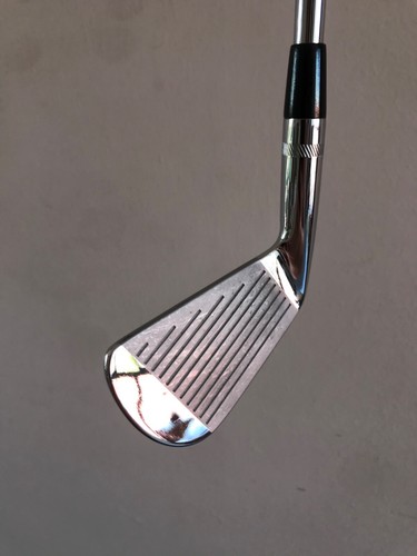 Titleist 681 #2 Iron Tiger Woods / S300 Dynamic Gold Shaft - Rare / Ex Cond - Picture 6 of 12
