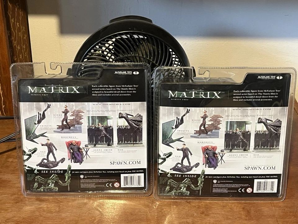 Dos juegos completos de figuras de acción Matrix.  Foto 2 de 4