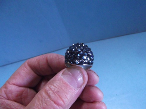 Fashion Jewelry Ring Silver Tone Band W/Black Glass Stones Stone Size * - Picture 6 of 7