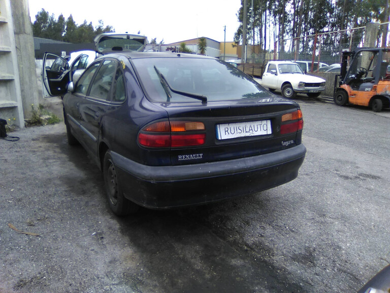 Foto 4 di 9
