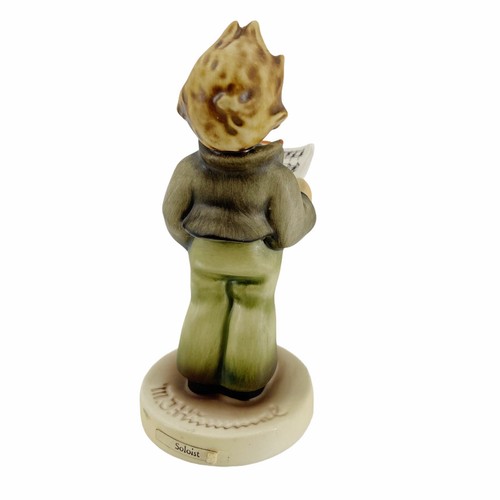 Figurina Goebel Hummel "Soloista" #135 TMK-5 5" ragazzo che canta musica ecc - Foto 4 di 8