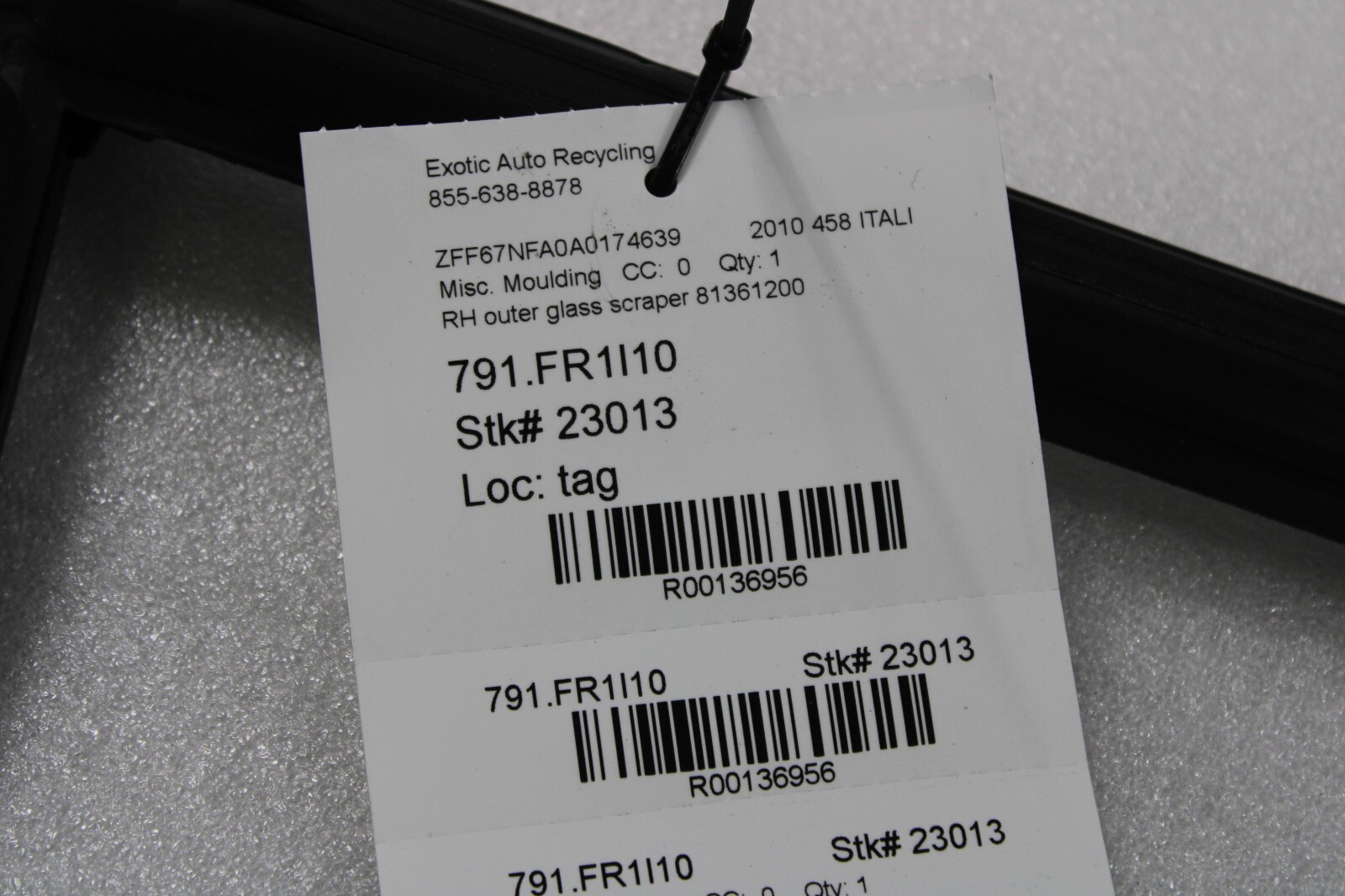 Ferrari 458 Italia, Spider, RH, Outer Glass Scraper Molding, Used, P/N 81361200