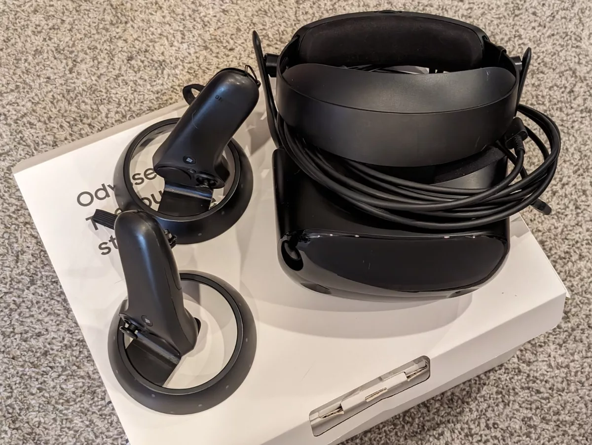 Samsung HMD Odyssey VR Headset with Controllers eBay