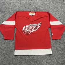 Detroits Red Wings Jersey Men Medium Red NHL Hockey CCM Koho