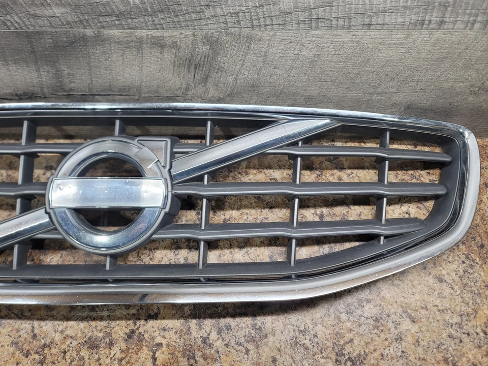 Rejilla cromada radiador superior delantero Volvo S60 2011 2012 2013 30795039 OEM 11-13 Foto 2 de 4