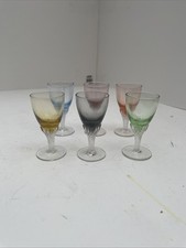 Set di x 6. Eleganti bicchieri artistici multicolori soffiati a mano con stelo ritorto a spirale