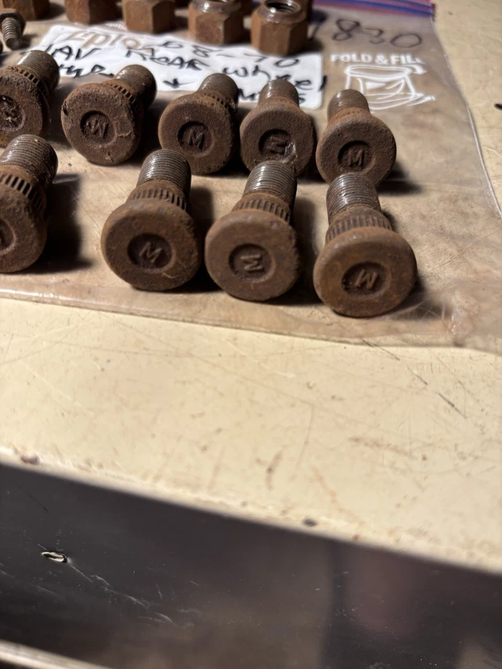 Tacos y tuercas de rueda trasera Amc Javelin 1968-1972 Foto 2 de 3