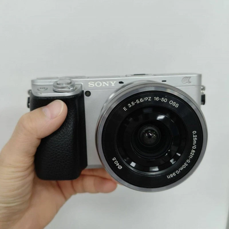 Cámara sin espejo Sony Alpha a6400 24,2 MP 4K lente enfoque automático rápido Foto 2 de 4