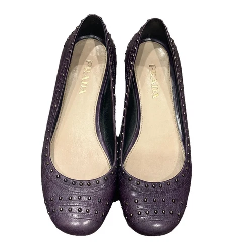 Chaussures plates PRADA Milano en cuir violet, style clouté, ballet 35 / US 5, en Italie