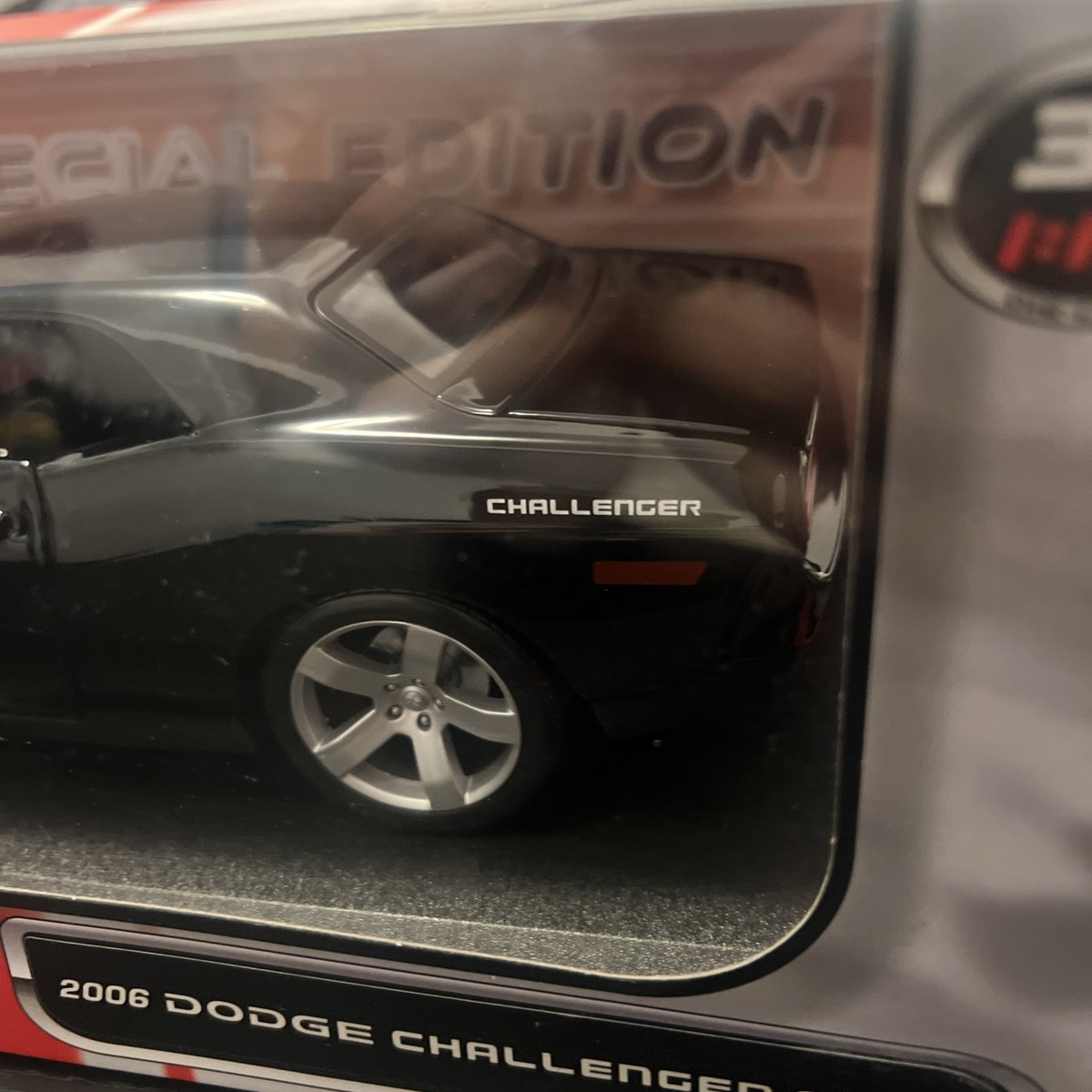 Black 2006 Dodge Challenger Concept 1:18 Scale Model Car By Maisto