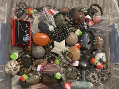 Ultimate Crystal Confetti Scoop! 2 Lbs + 4 oz Tumbles + 3 Capsule Mystery Prizes