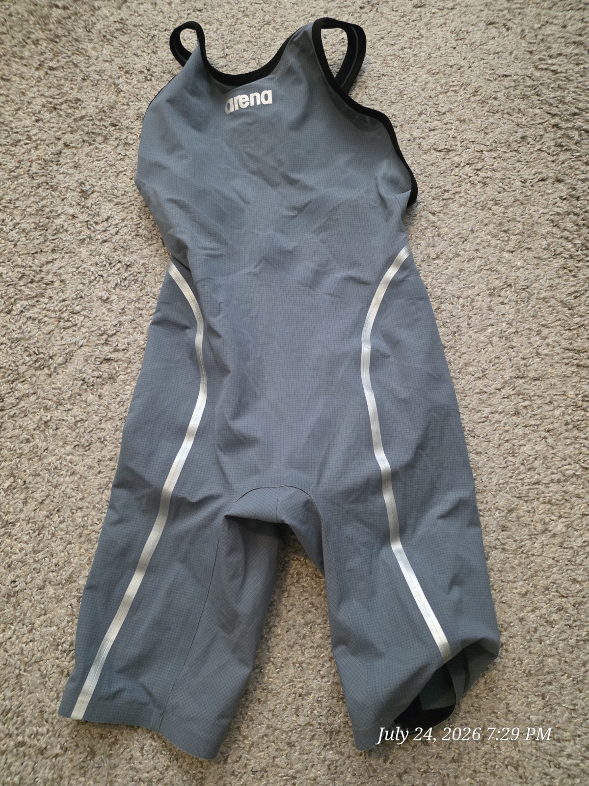 Arena Carbon Kneeskin Closed Back Light Blue Size 26