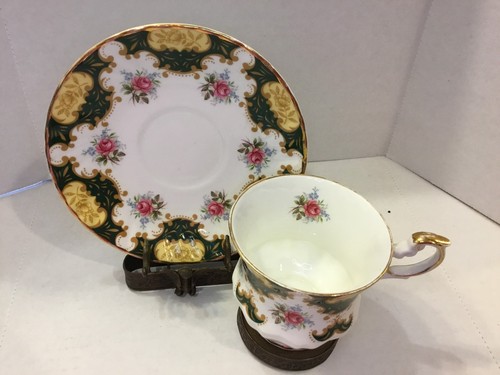 VTG GREEN GOLD ROSES FLORAL TEA CUP SAUCER SET ENGLAND ROSINA FINE BONE CHINA - Picture 2 of 6