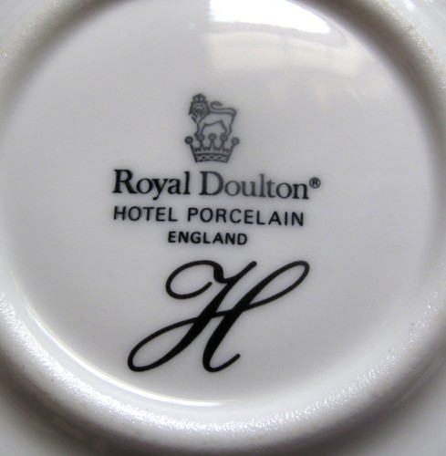 ROYAL DOULTON HOTEL PORZELLAN ENGLAND UNTERTASSEN (2) - Bild 3 von 3