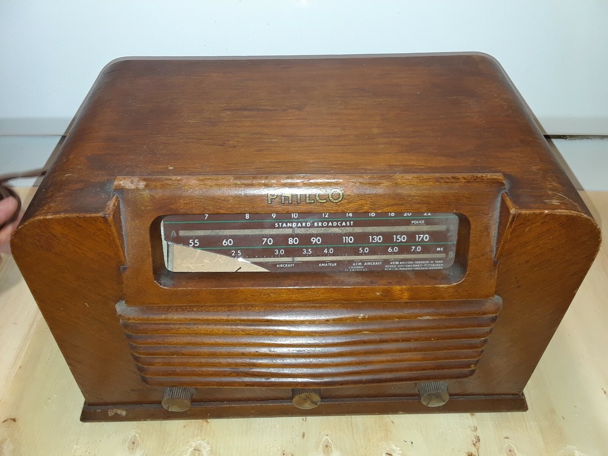 ANTIQUE 1942 PHILCO Model 42-322 AM/SW Wood Cabinet Tube ANTIQUE 1942 PHILCO Model 42-322 AM/SW Wood Cabinet Tube