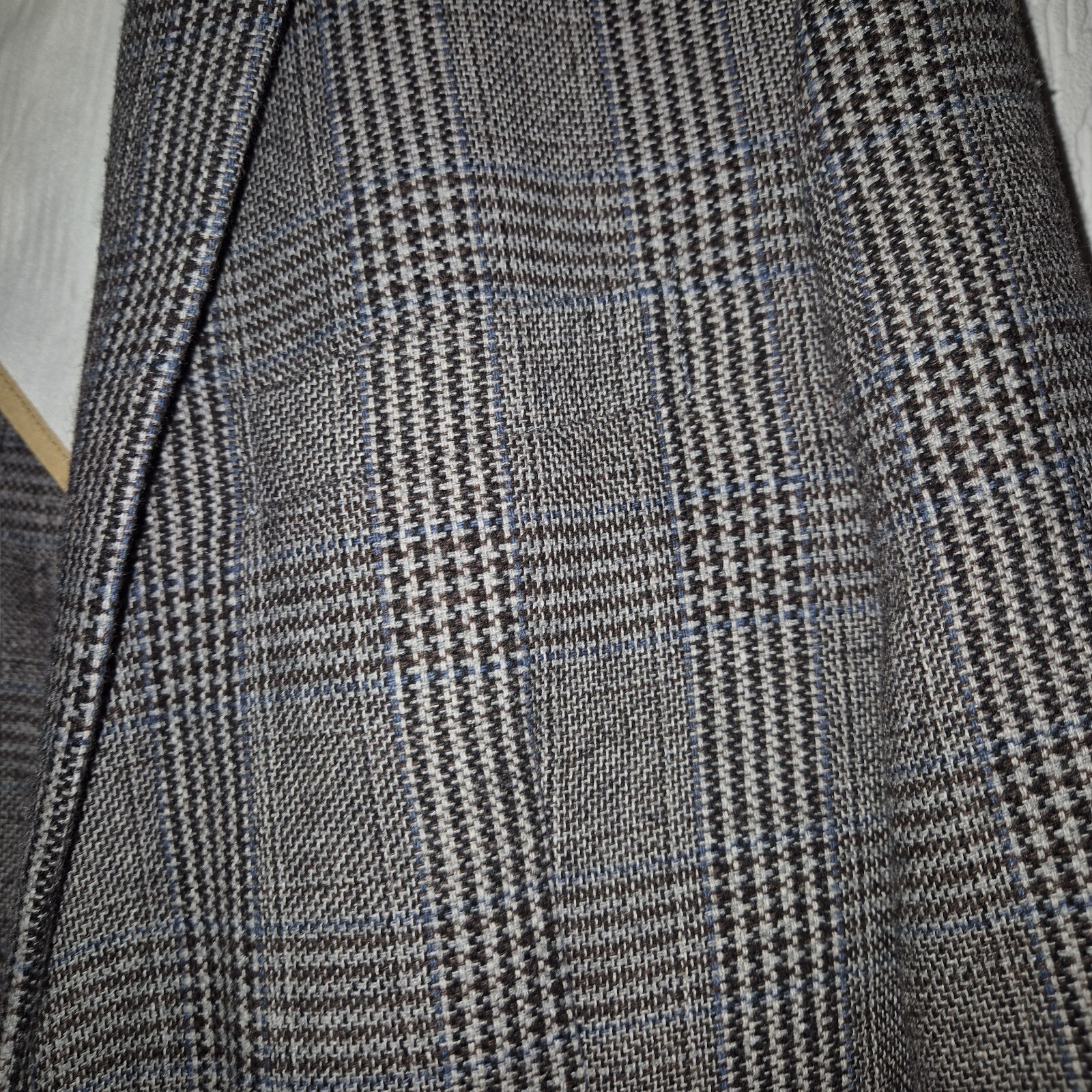 Picture 4 of 8
