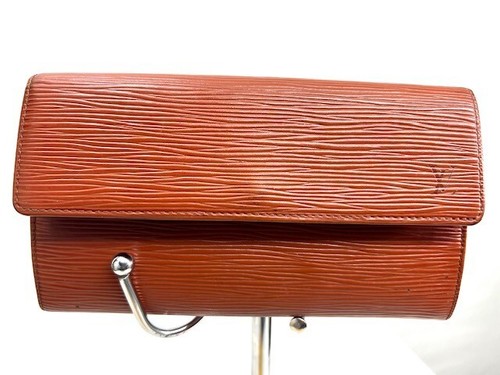 JapanLouis Vuitton Epi Porte Feuille Sarah Leather Long Bifold Wallet Brown(LV70