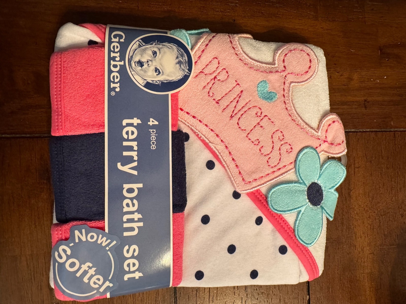 & 3 Washcloths Gerber Nwt Terry Bath Set