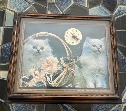 Citron International 3D Moulded Framed Cat Clock Quartz Cat Wall Clock 42x35cm