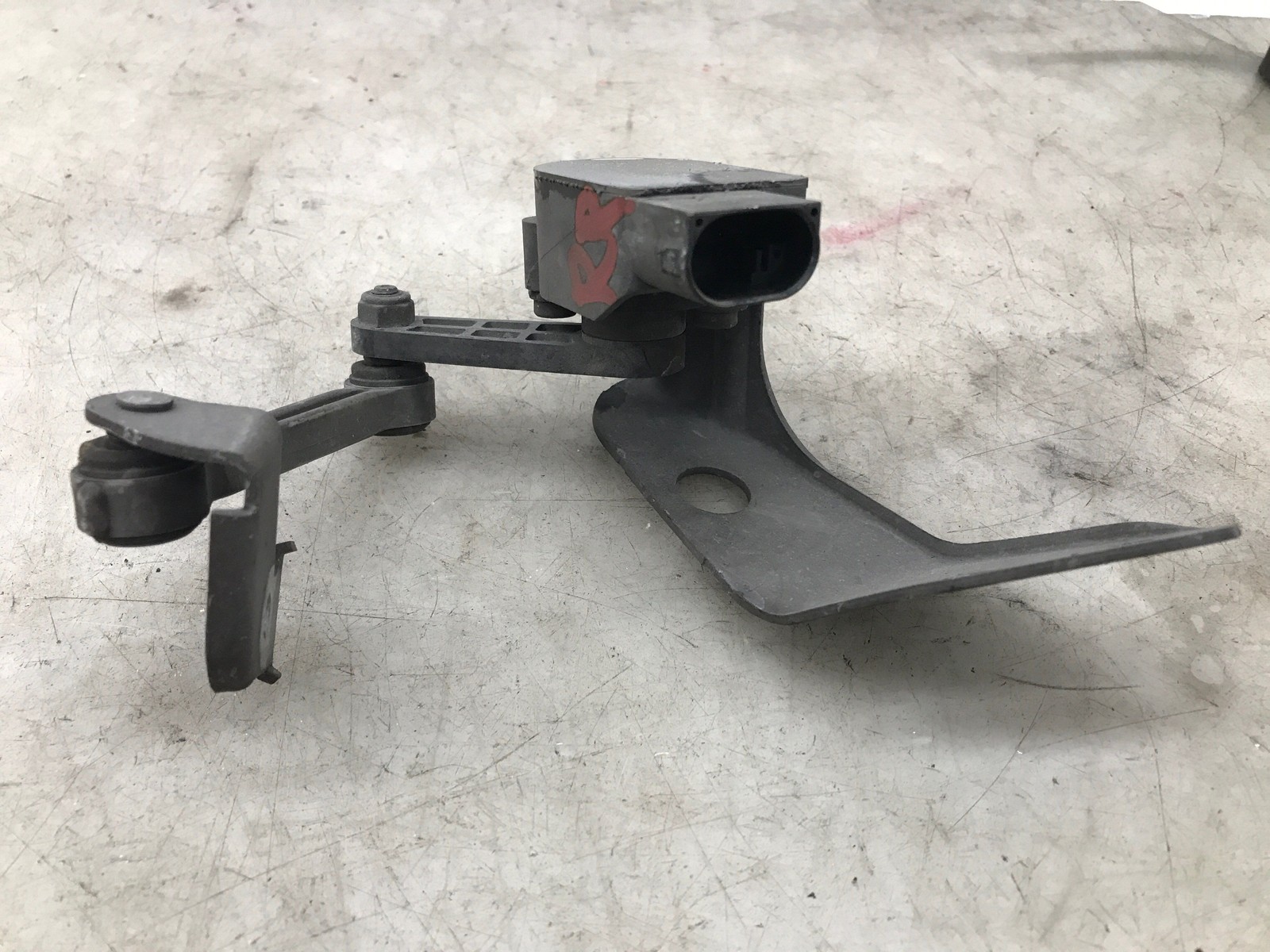 2006-2012 BENTLEY CONTINENTAL LEFT & RIGHT REAR RIDE HEIGHT SENSOR 4E0616571E