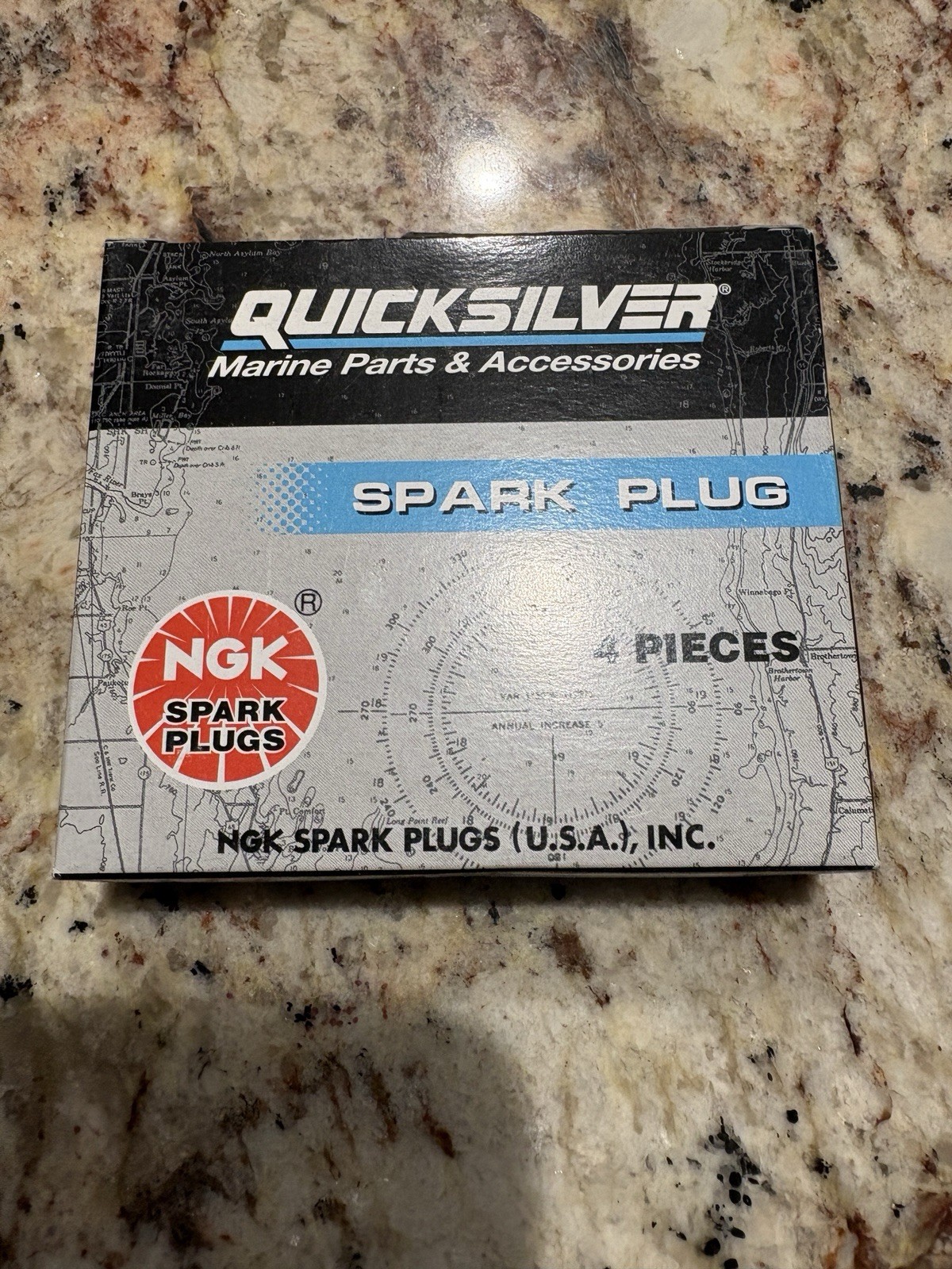 Four New QUICKSILVER MERCURY MERCRUISER SPARK PLUG 33-892567Q,  IZFR5J,