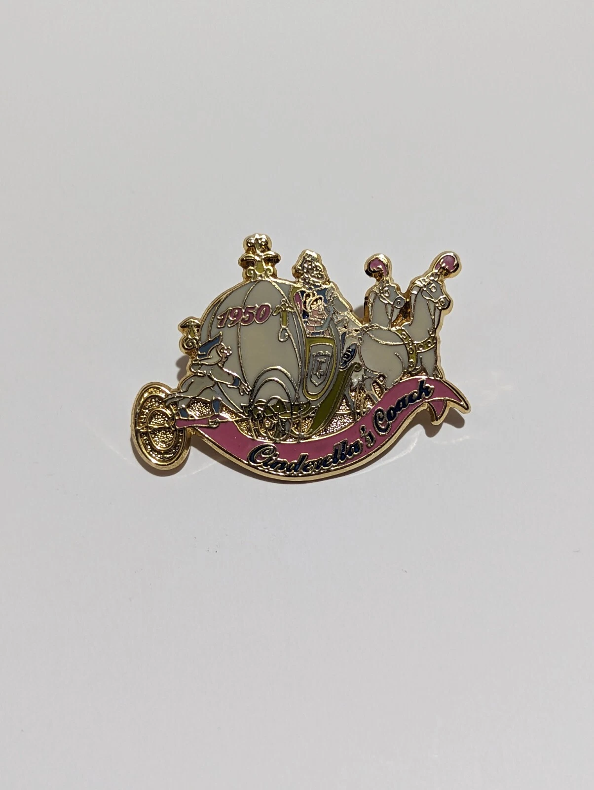 DISNEY DESIGNS CINDERELLA'S COACH SERIAL METAL PIN