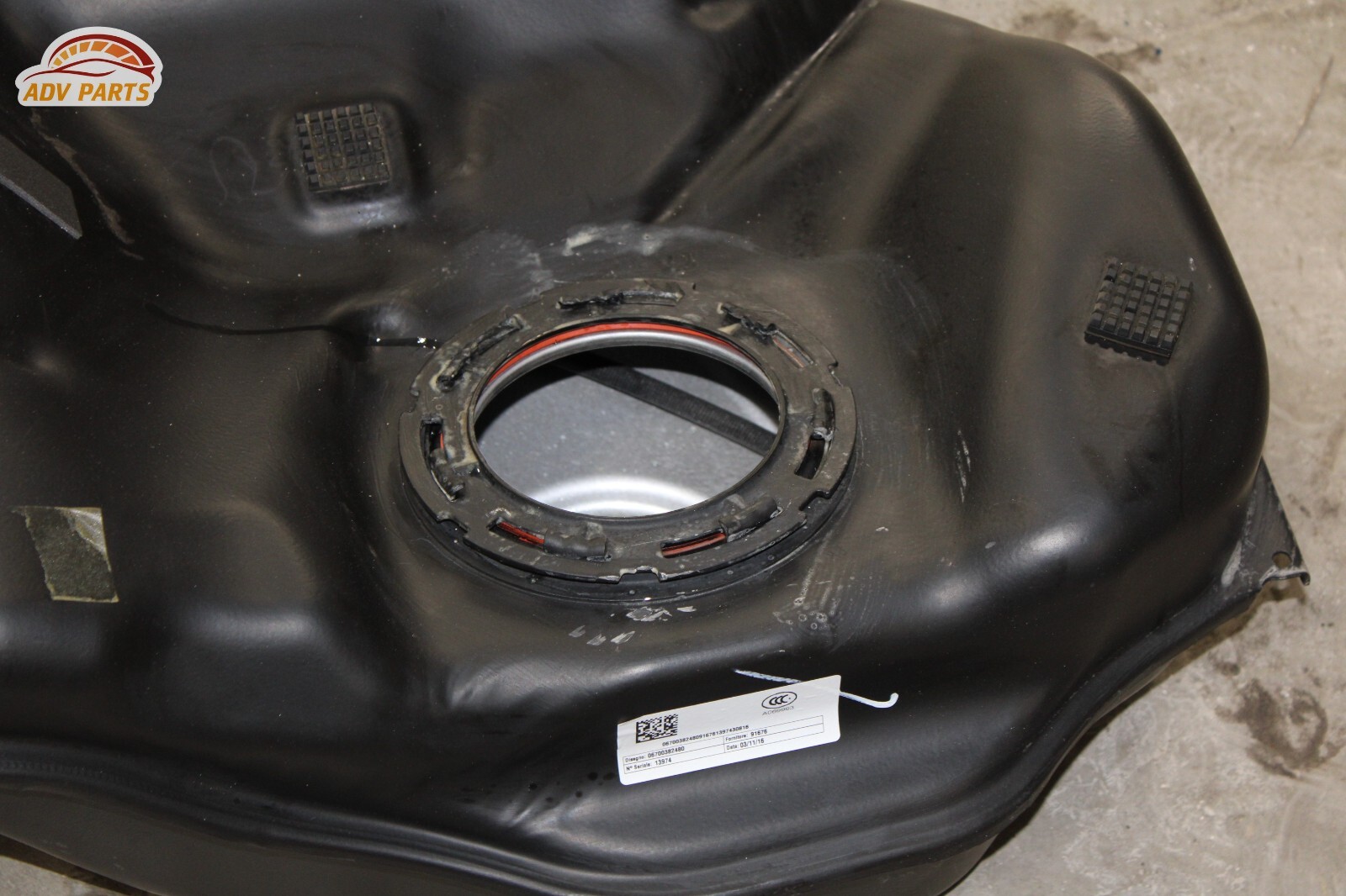 2017 - 2020 MASERATI LEVANTE 3.0L FUEL GAS TANK RESERVOIR OEM