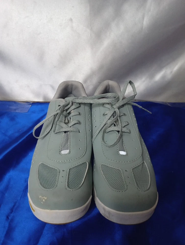 MTB cycling Shoe Louis Garneau Women's Size 9 With Clips  - Image 2 of 4