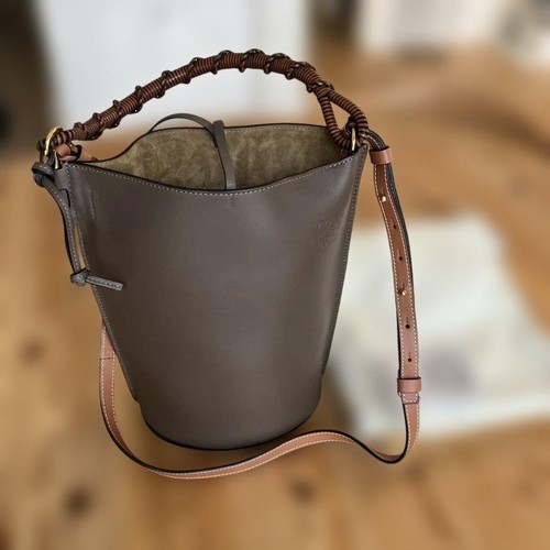 LOEWE GATE BUCKET HANDLE SHOULDER BAG 558541