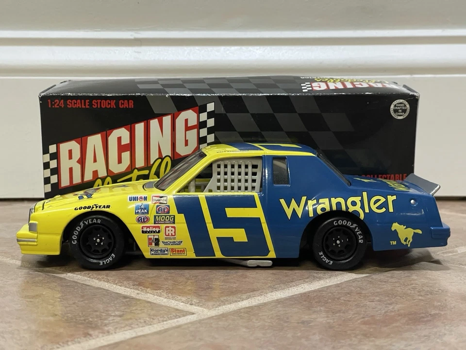1982 Dale Earnhardt Wrangler Ford Thunderbird Action NASCAR 1/24 Ugly Bird CWC - Image 2 of 4
