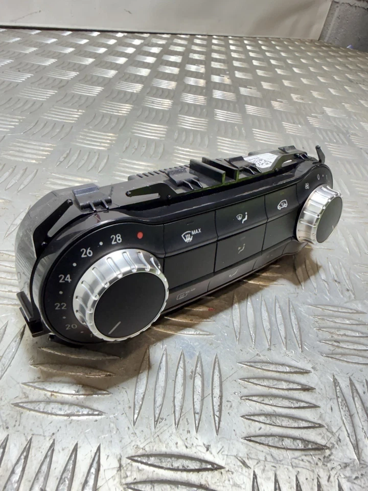 MERCEDES A CLASS W176 A/C HEATER CONTROL A2469002208 - Image 3 of 4