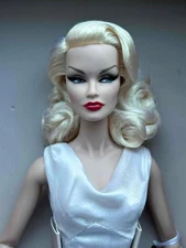 12" FR~Stage Presence Veronique Doll~LE 450~Cinematic Convention Centerpiece~NIB
