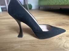 stuart weizman black suede court shoes women's size 39 and a half (6 and a half)