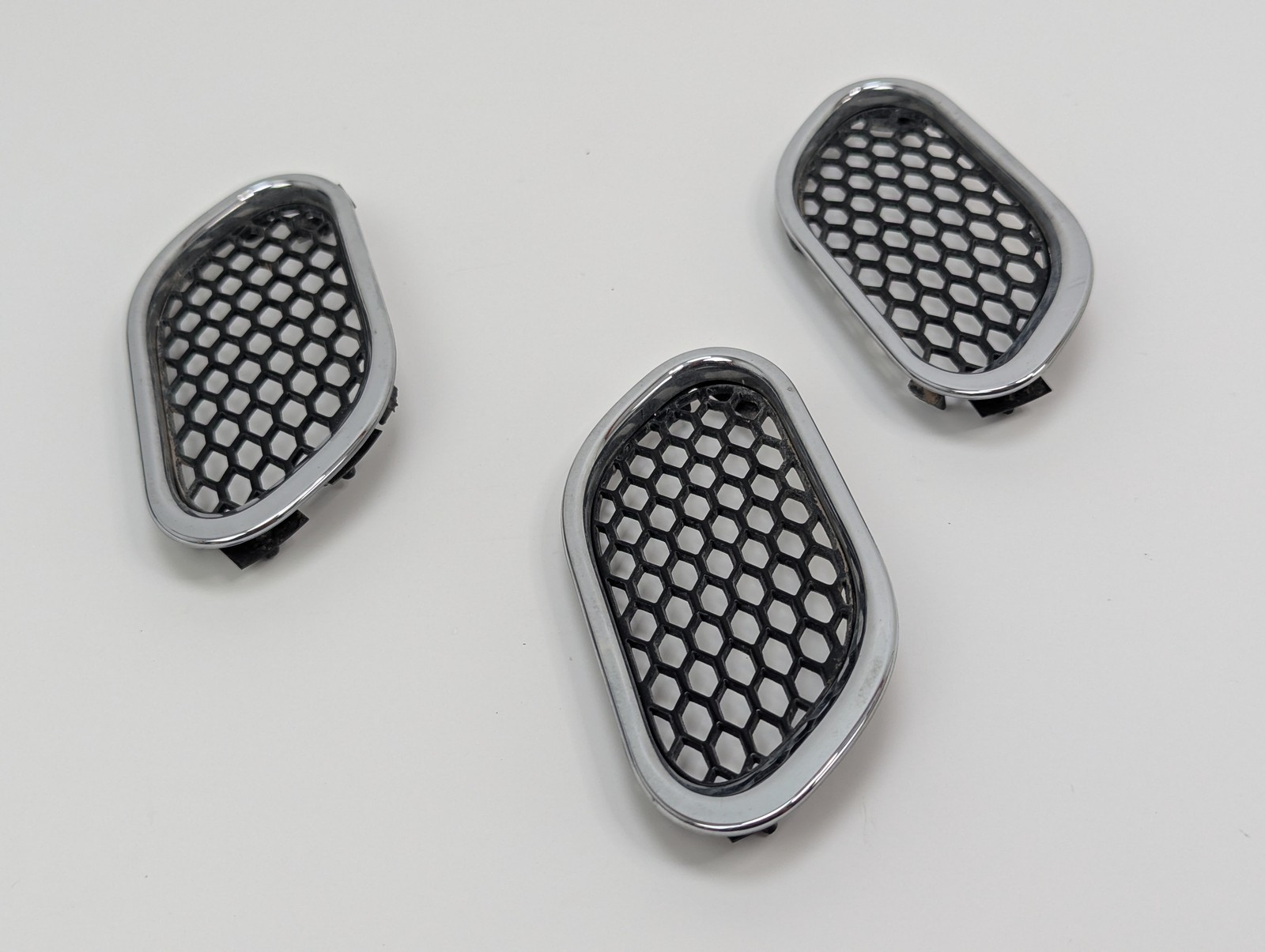 Maserati Quattroporte 2003-2012 Left Vent grilles Set P/N 69283300