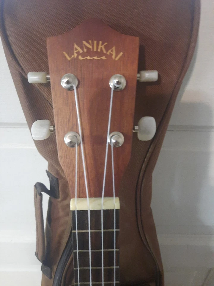 Lanikai Model LU21-C Acoustic Ukulele with bag/book/ Chord Changer - Image 4 of 4