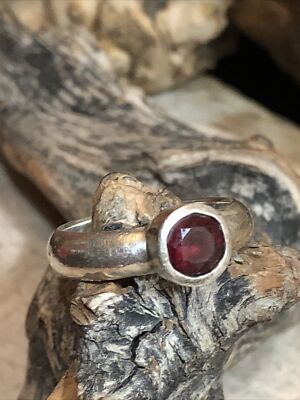 6. Vintage RE 925 Sterling Silver Red Faceted Garnet Stone